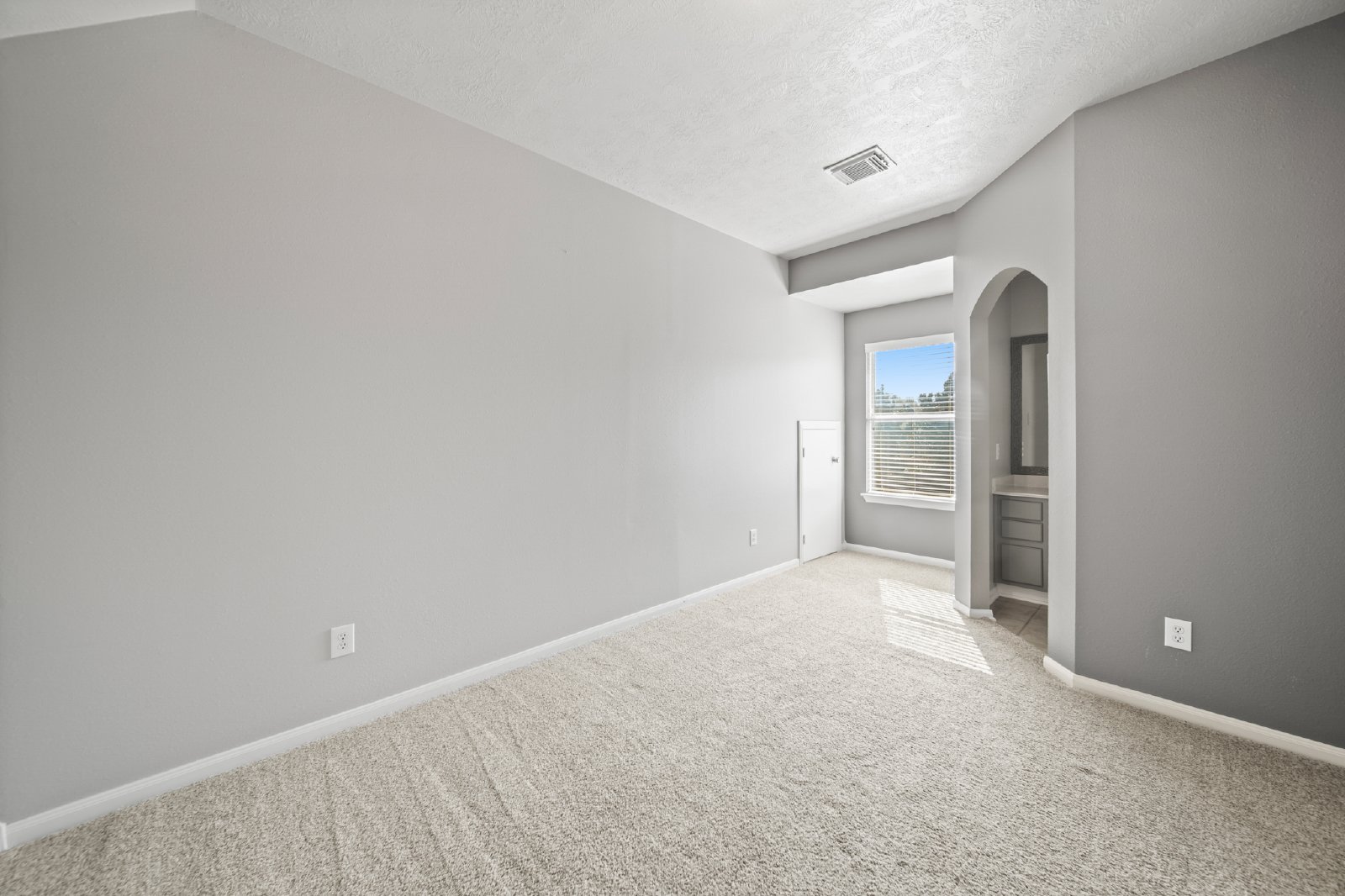 Middle Lake Ct (6403) - P - 1 property image