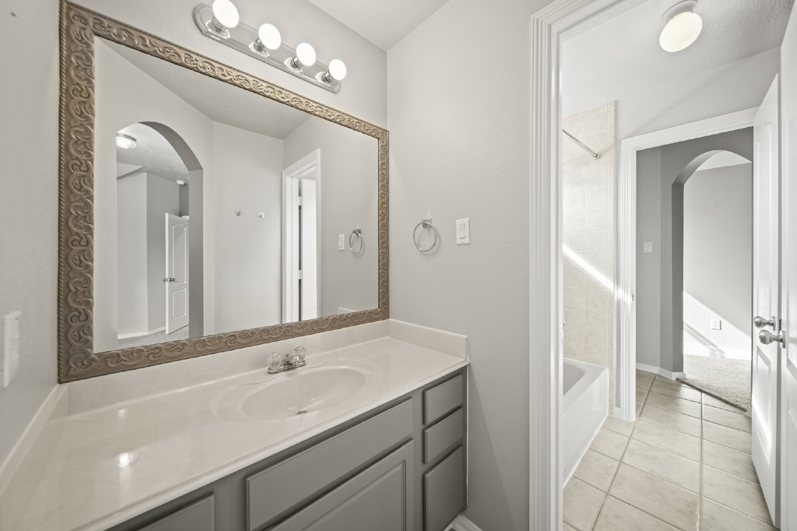 Middle Lake Ct (6403) - P - 1 property image