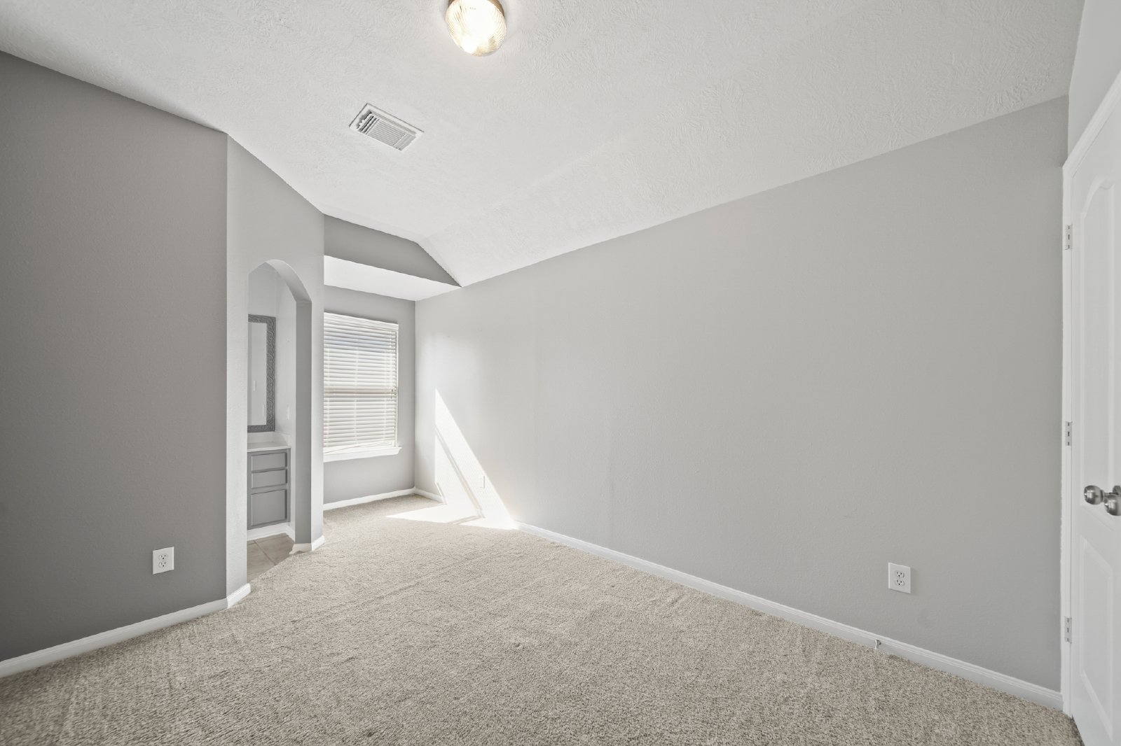 Middle Lake Ct (6403) - P - 1 property image