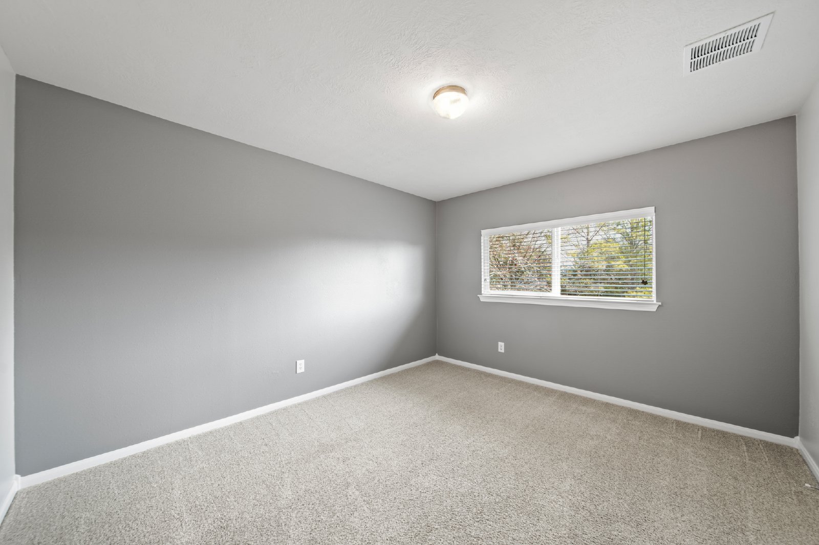 Middle Lake Ct (6403) - P - 1 property image