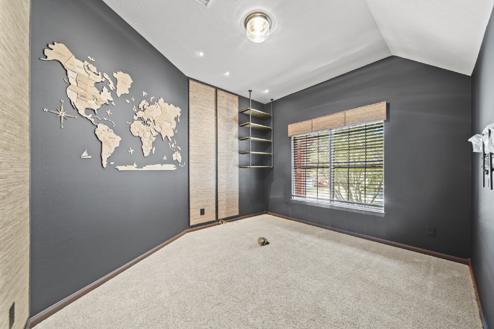 Middle Lake Ct (6403) - P - 1 property image