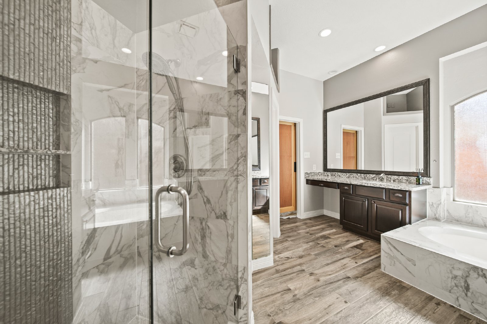 Middle Lake Ct (6403) - P - 1 property image