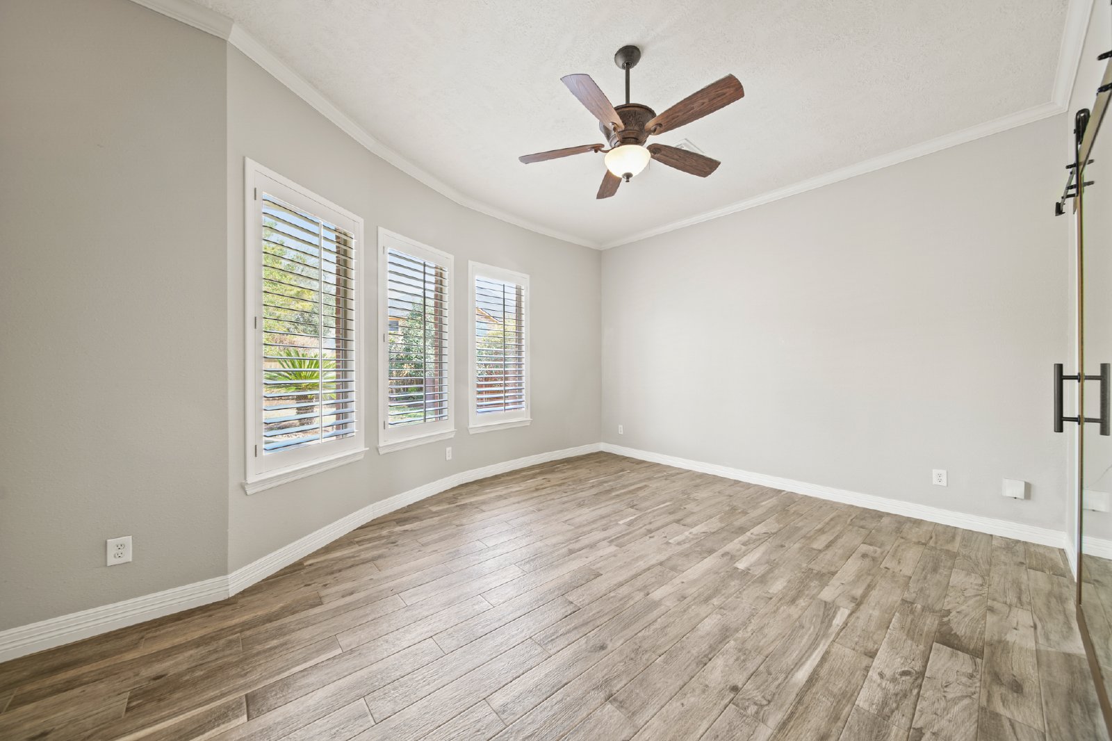 Middle Lake Ct (6403) - P - 1 property image