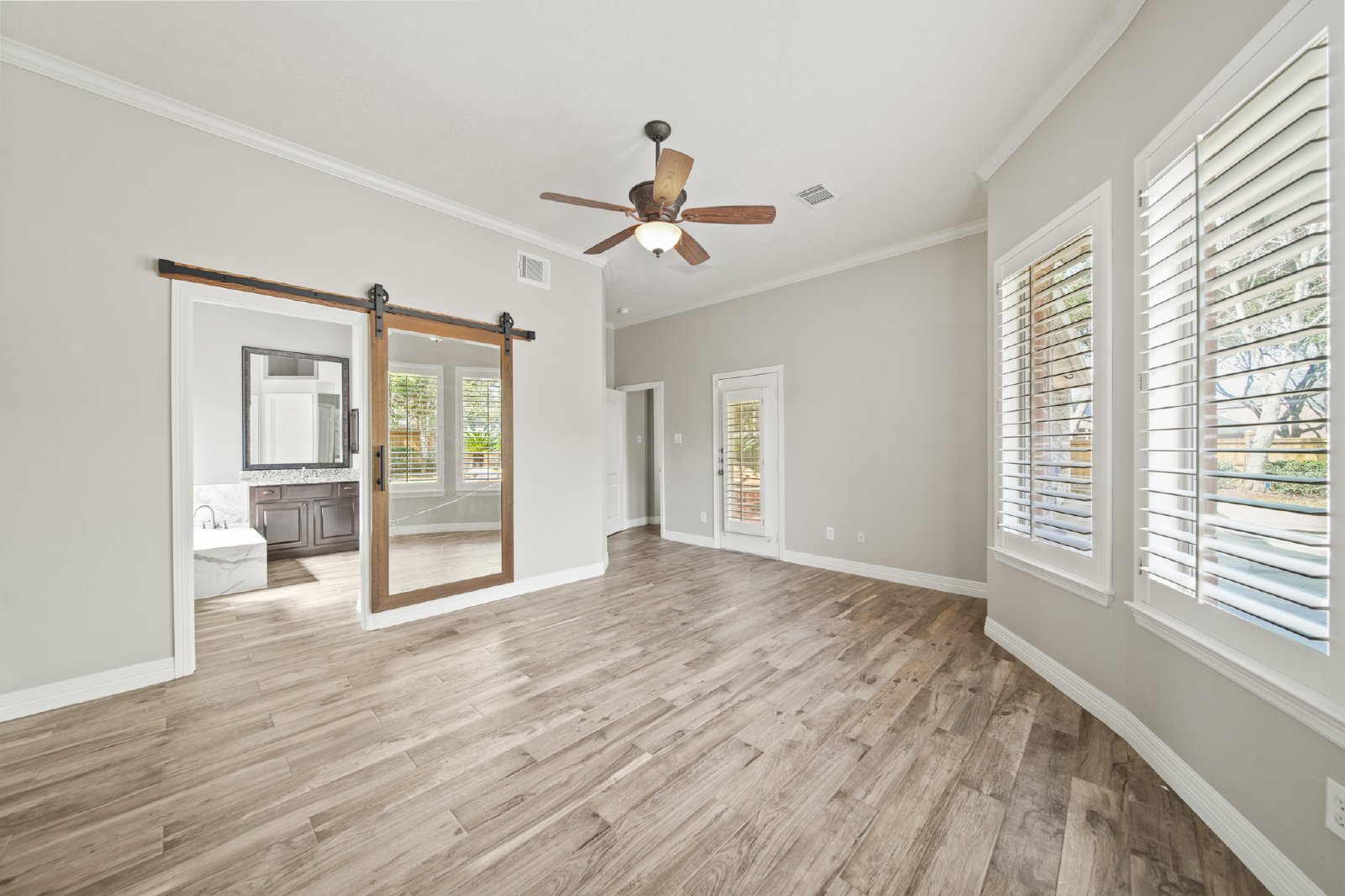 Middle Lake Ct (6403) - P - 1 property image