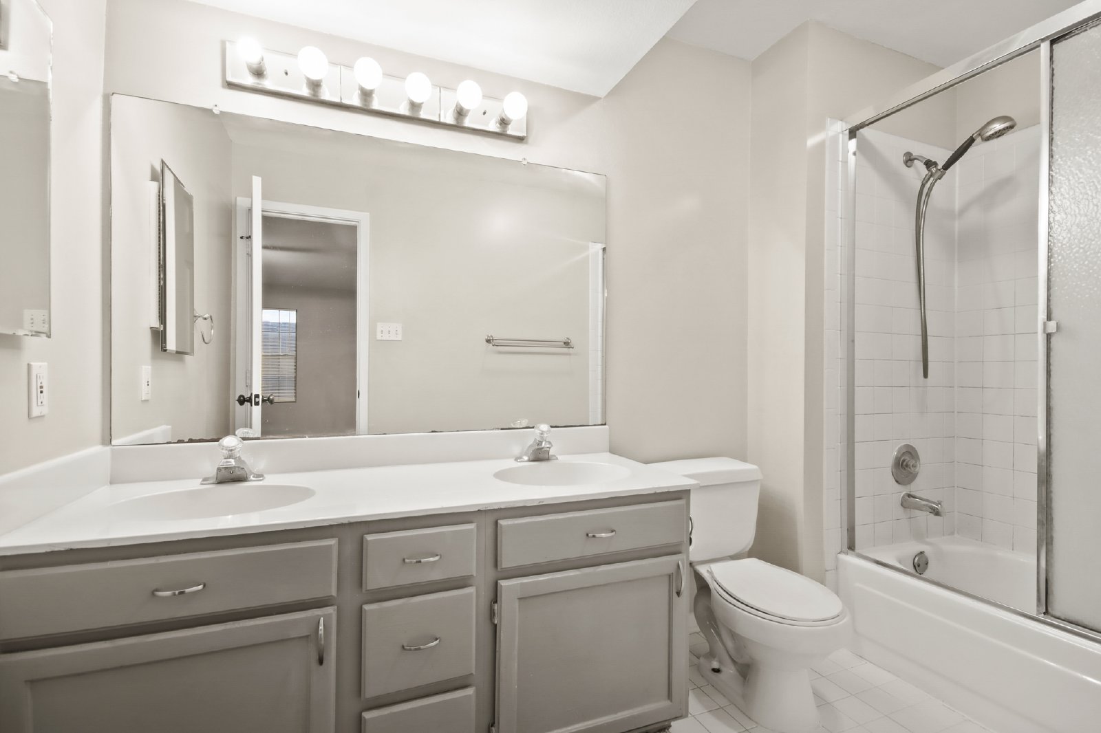 Theissetta Drive Unit 110 (7812) - A - 110 property image