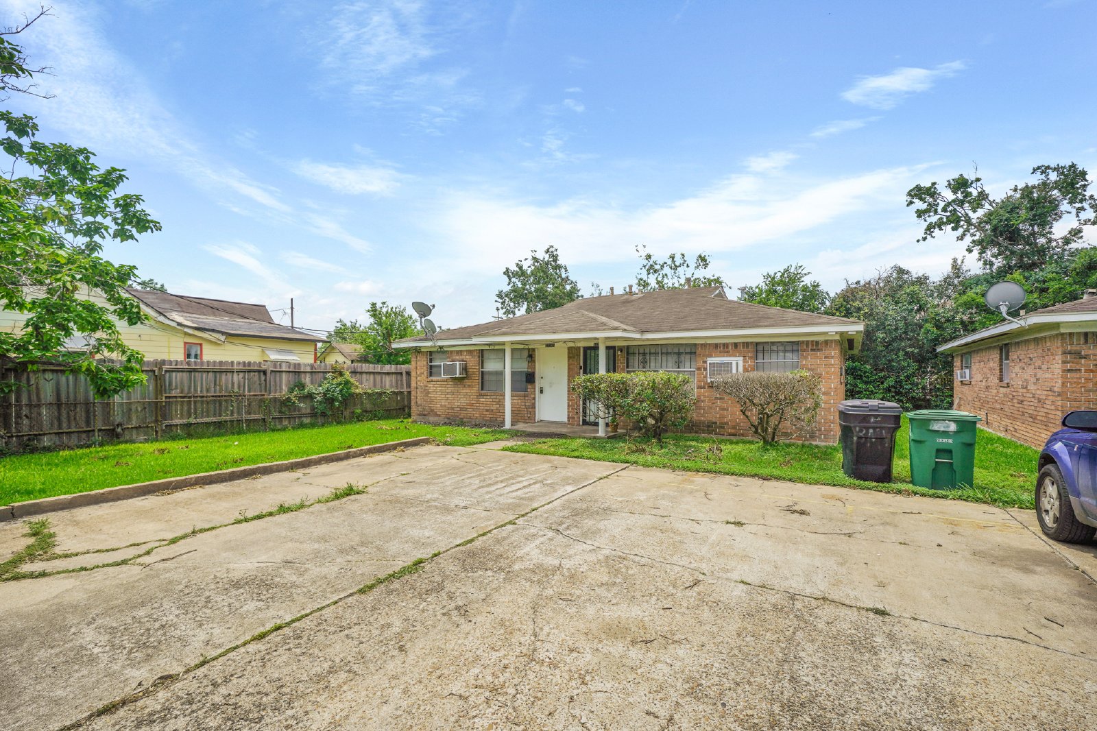 Octavia Street (6116 & 6116 1/2) - T - 1/2 property image