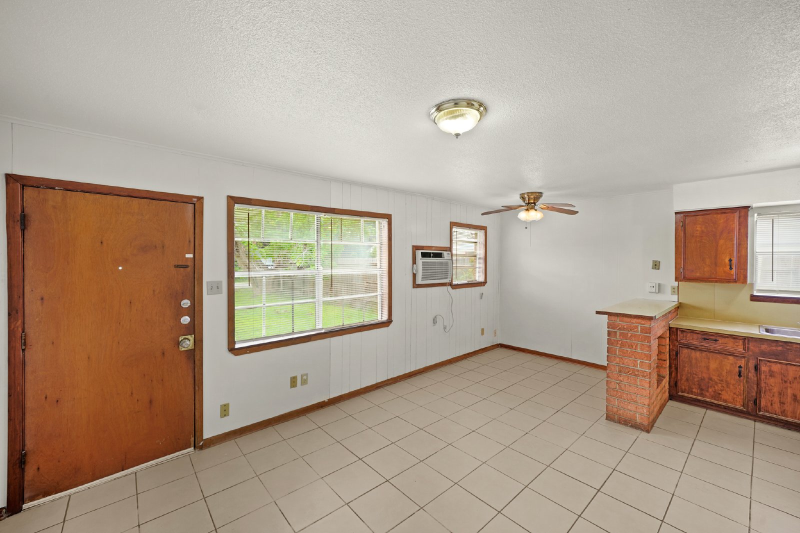 Octavia Street (6116 & 6116 1/2) - T - 1/2 property image