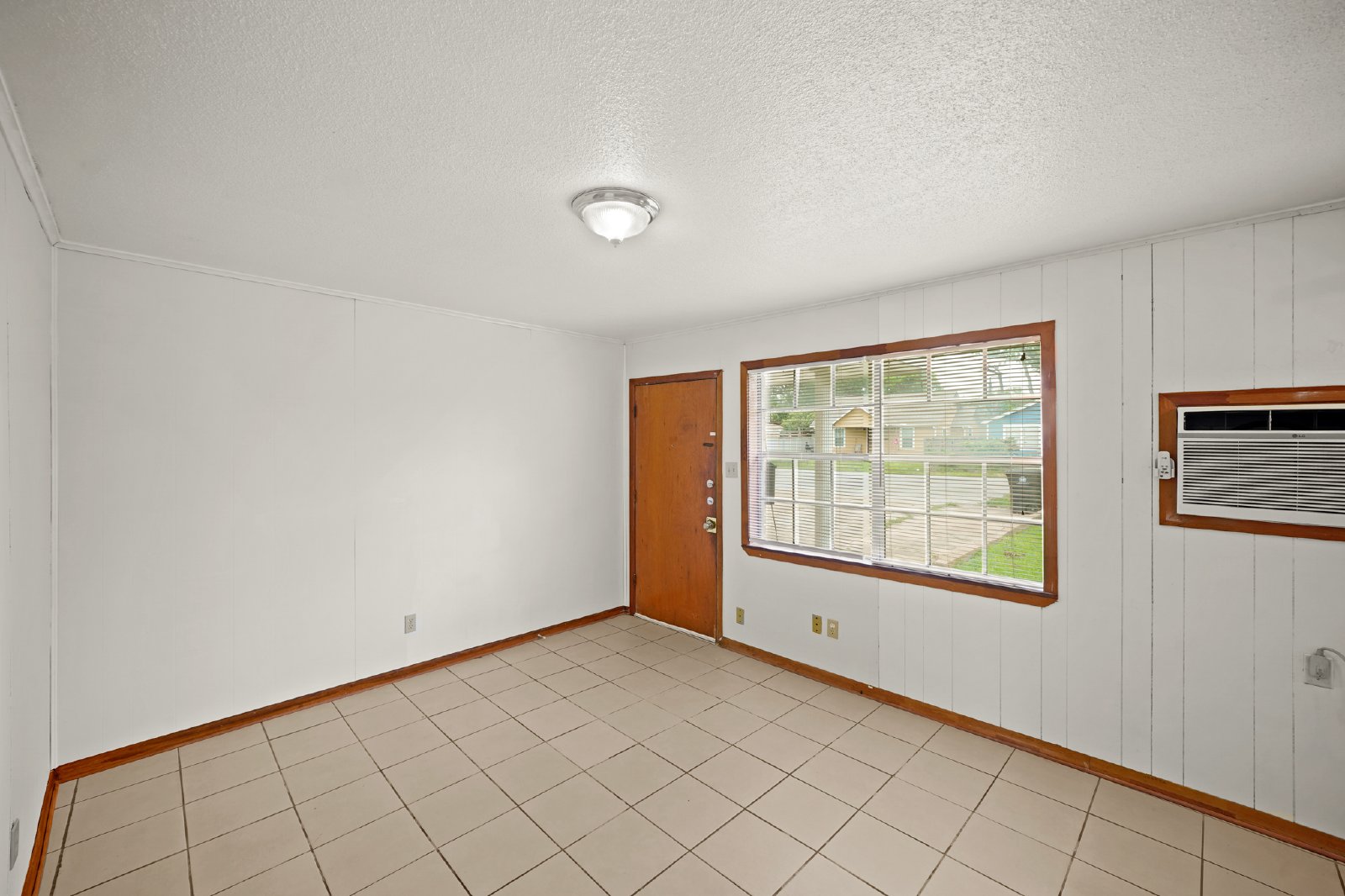 Octavia Street (6116 & 6116 1/2) - T - 1/2 property image