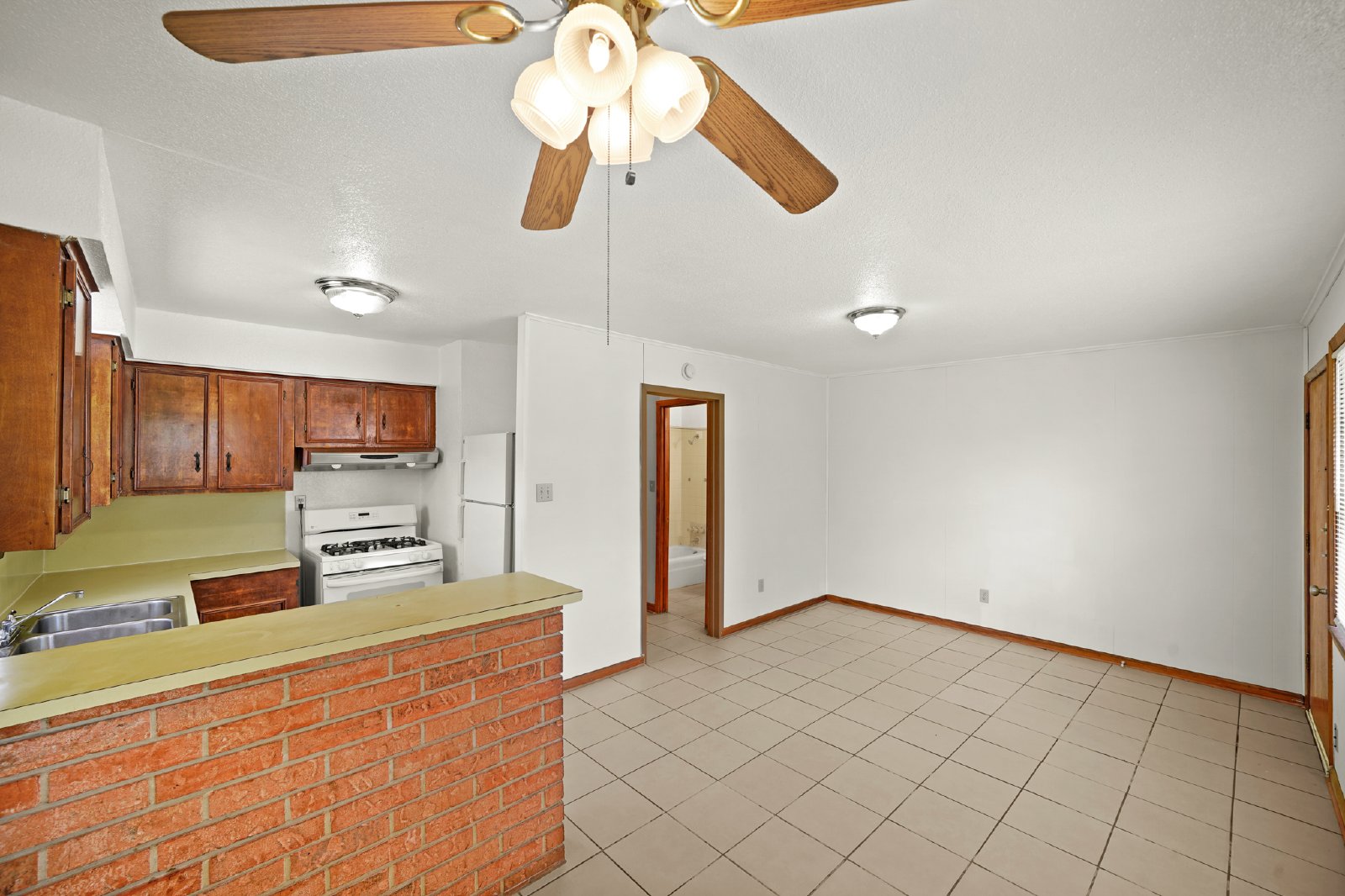 Octavia Street (6116 & 6116 1/2) - T - 1/2 property image