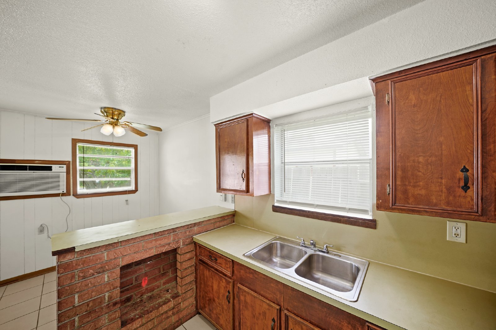Octavia Street (6116 & 6116 1/2) - T - 1/2 property image
