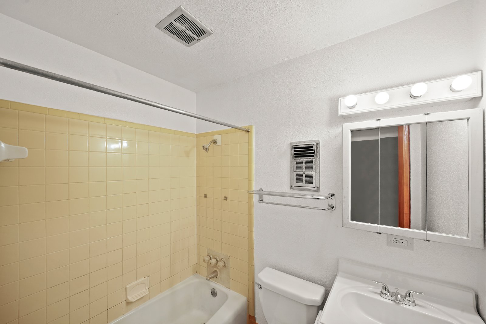 Octavia Street (6116 & 6116 1/2) - T - 1/2 property image