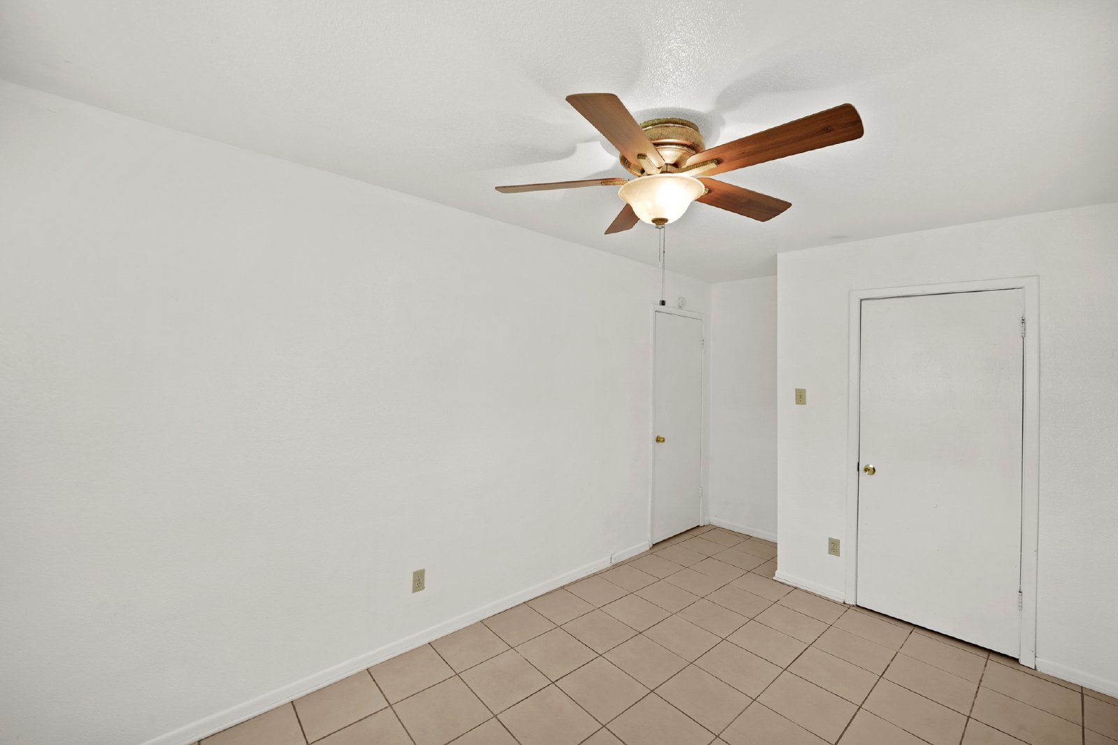 Octavia Street (6116 & 6116 1/2) - T - 1/2 property image